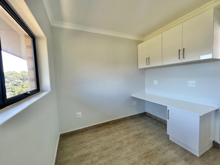 4 Bedroom Property for Sale in Wavecrest Eastern Cape